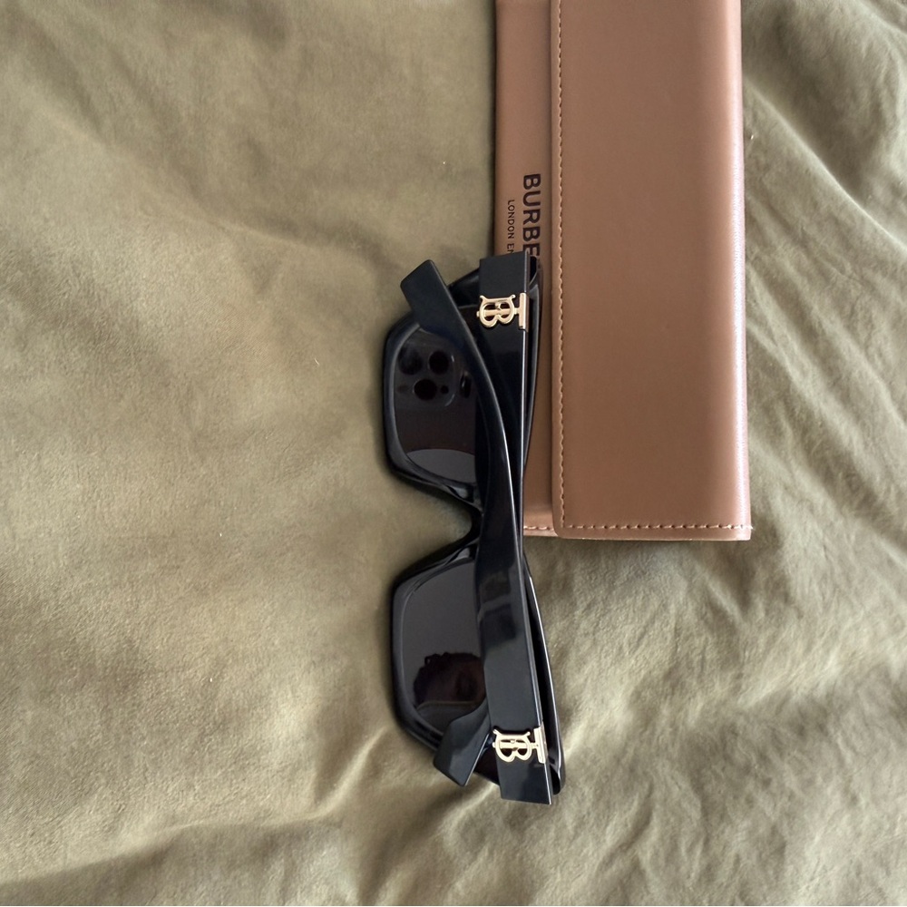 Burberry Black Cat-Eye Sunglasses - Picture 4 of 8